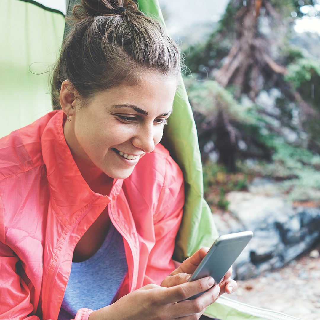 smiling-camp-counselor-campsite-mobile-app smiling-camp-counselor-campsite-mobile-app